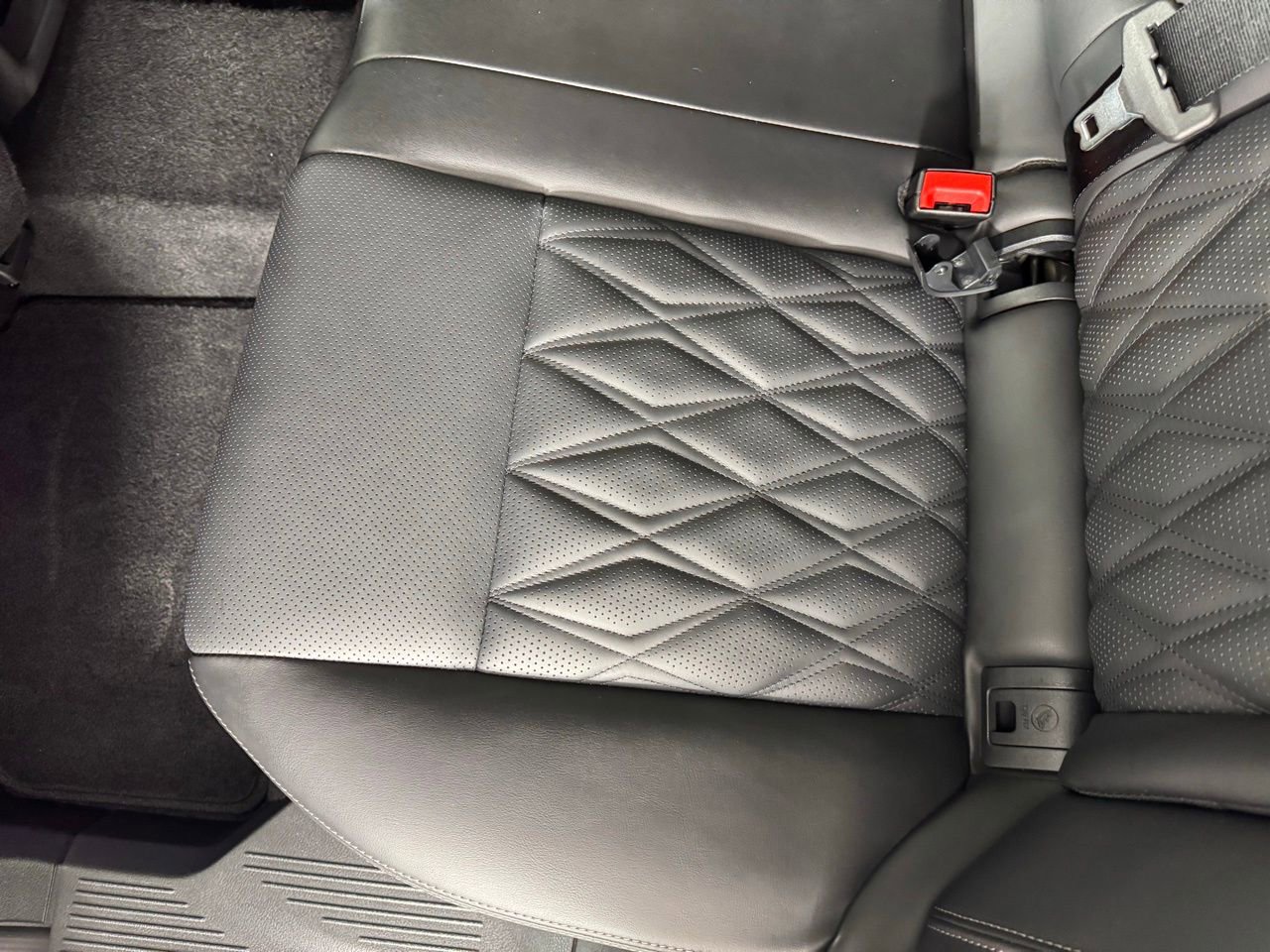 Used 2025 Nissan Rogue Platinum w/ Tech Package image 37