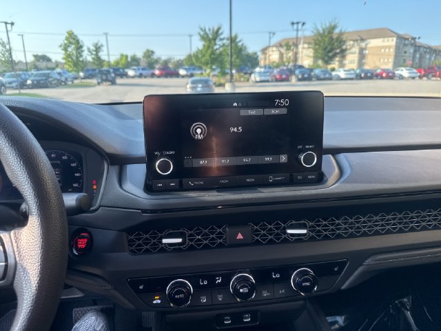 Used 2025 Honda Accord SE image 14
