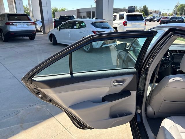 Used 2016 Toyota Camry XLE FWD image 29