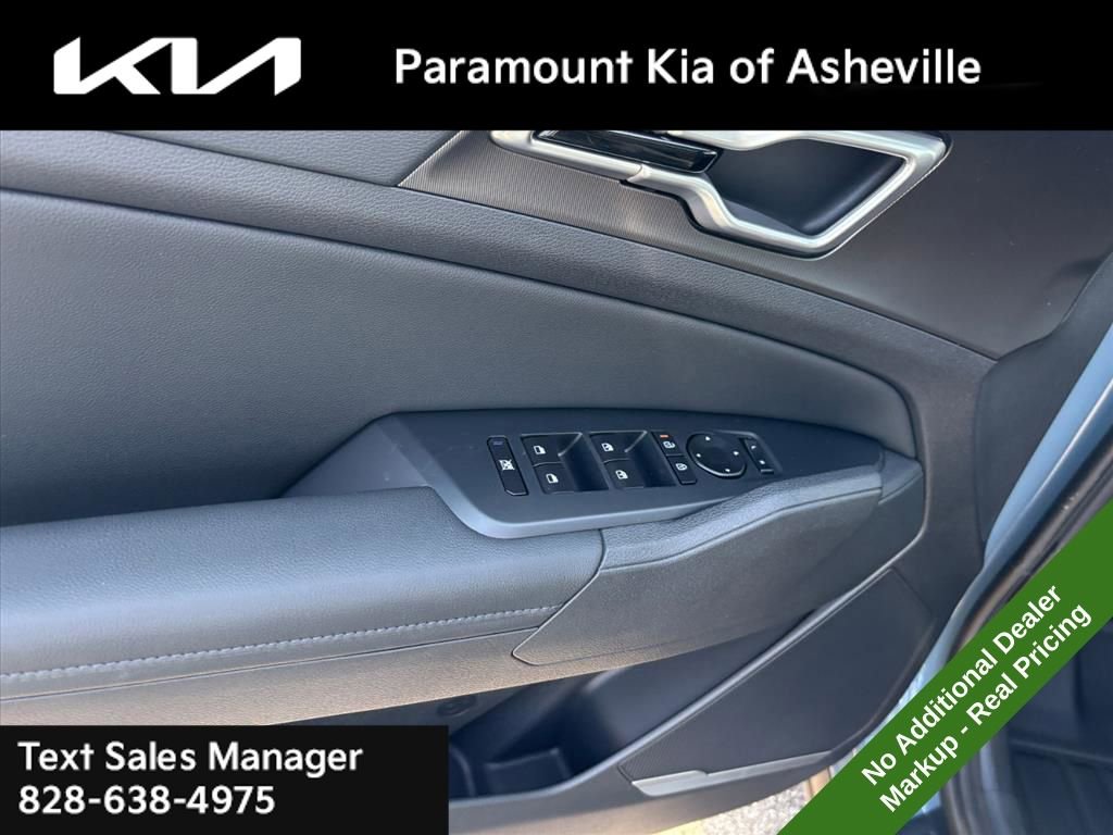 New 2026 Kia Sportage EX image 25