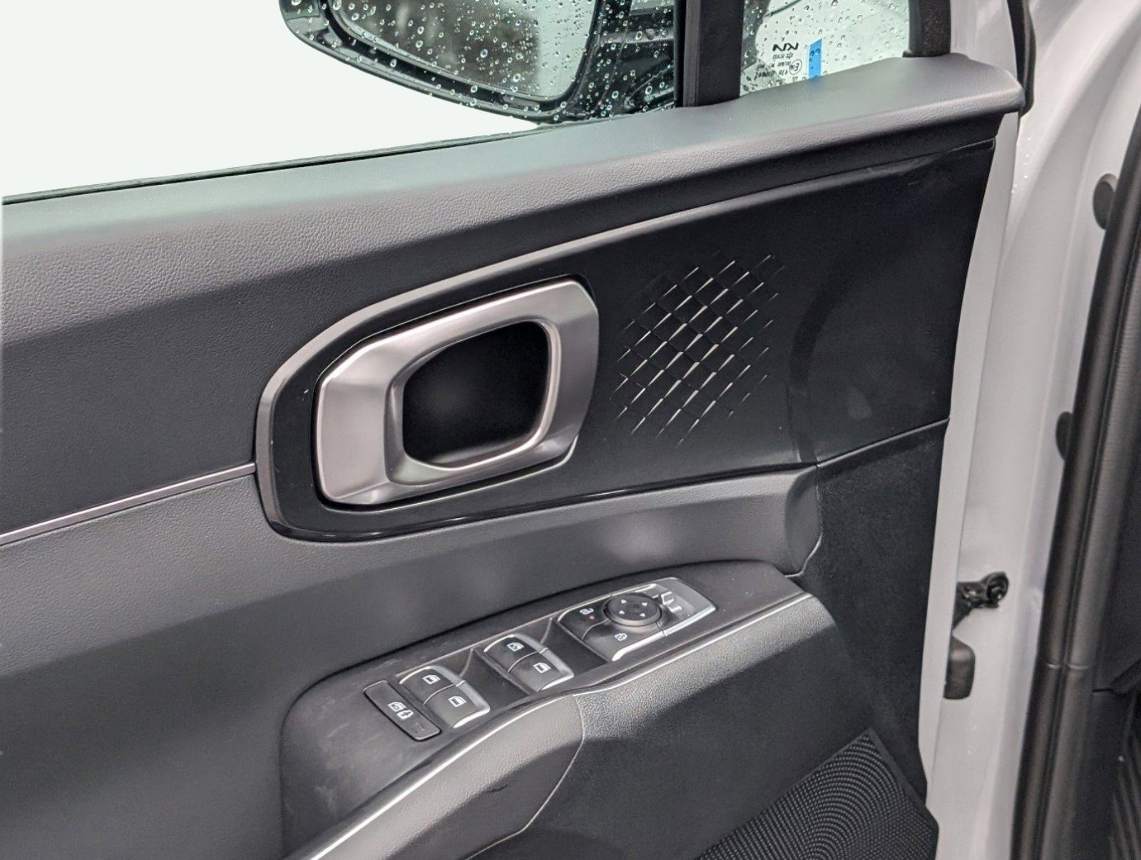 Used 2025 Kia Sorento S w/ Panoramic Sunroof Package image 16