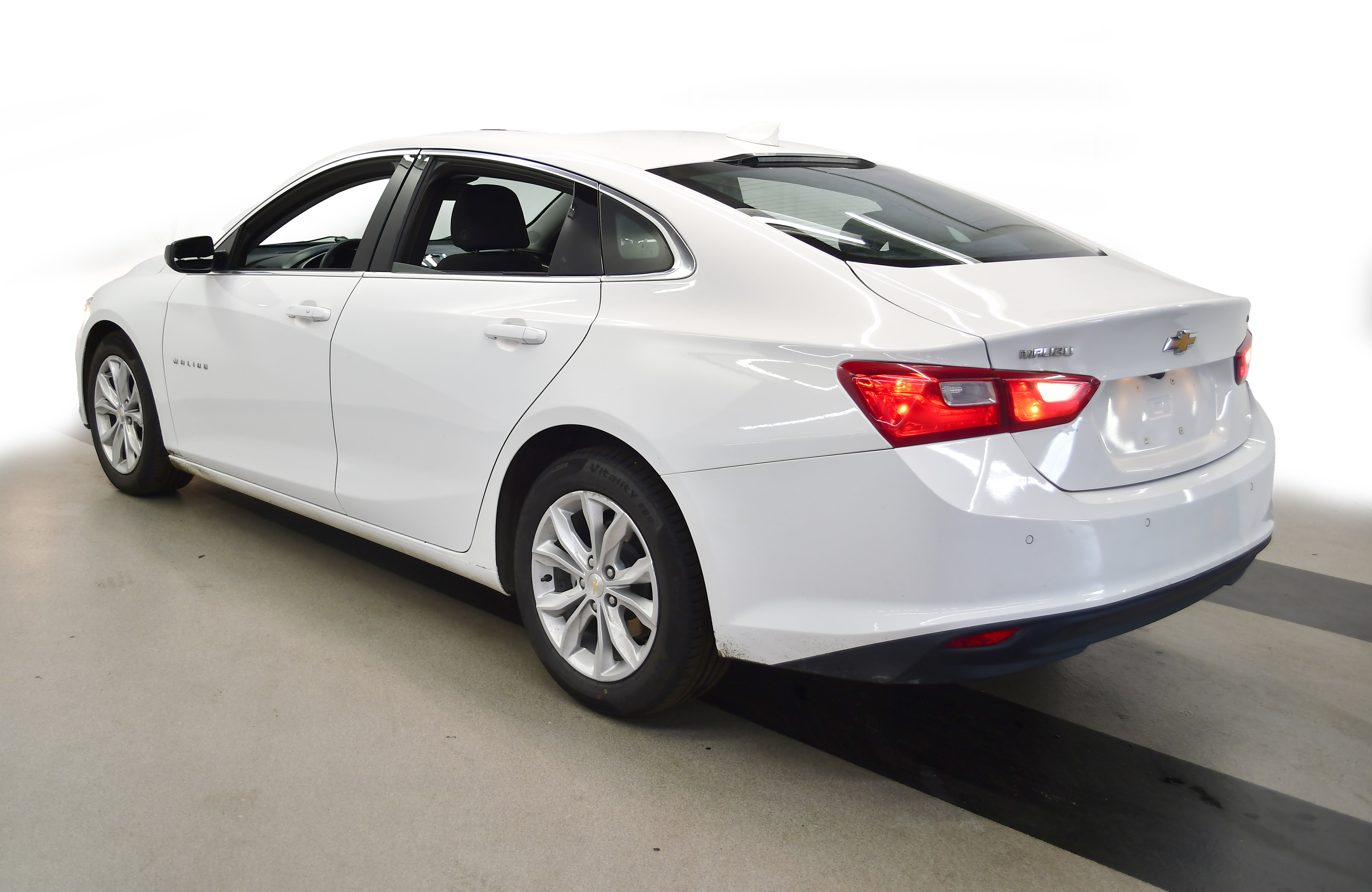 Used 2024 Chevrolet Malibu LT FWD image 5