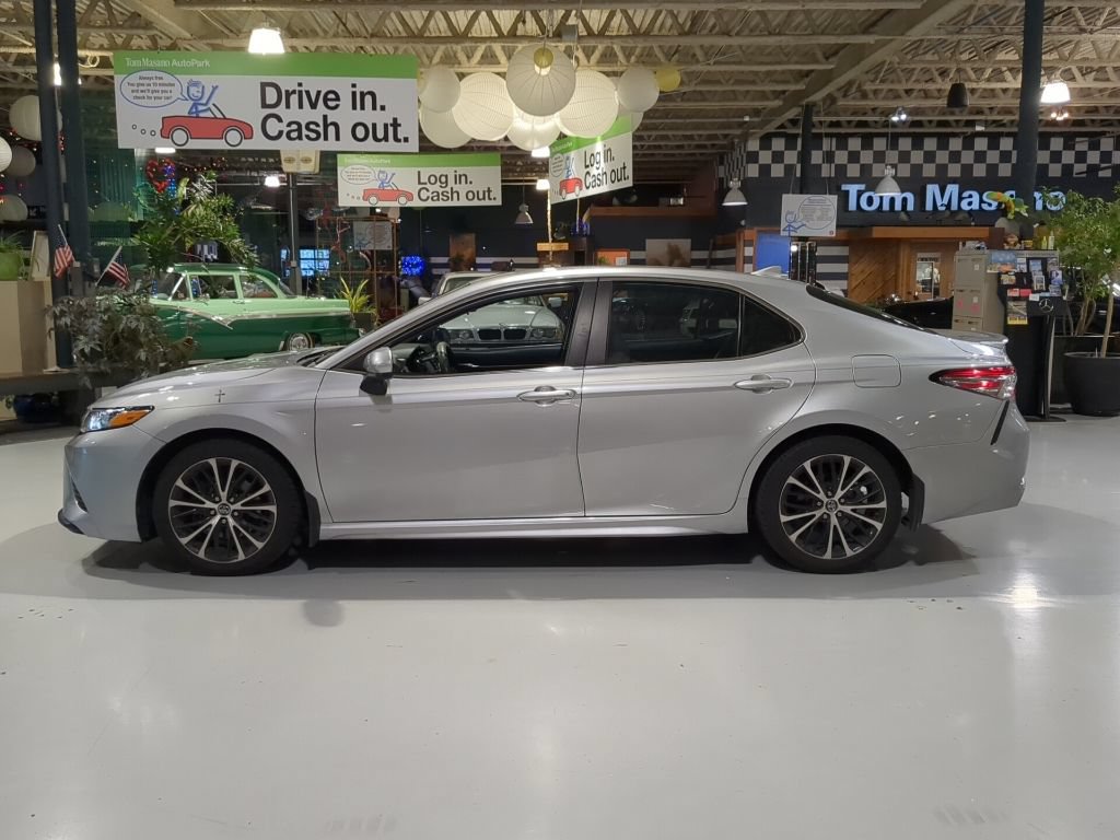 Used 2019 Toyota Camry SE FWD image 11