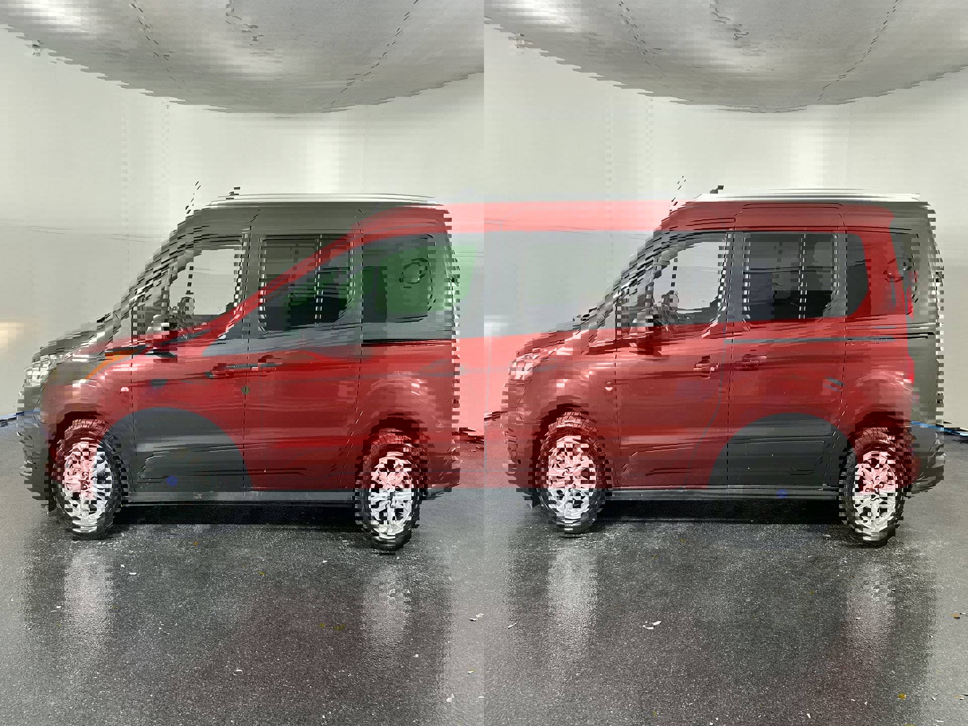 Used 2019 Ford Transit Connect XLT w/ Driver-Assist Package image 7