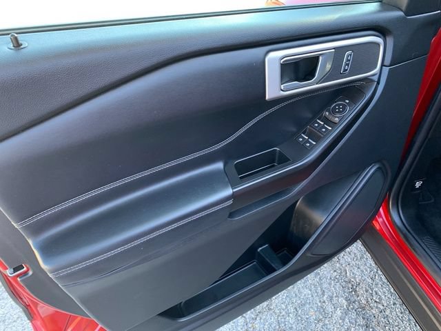 Used 2020 Ford Explorer XLT w/ Equipment Group 202A AWD/4WD image 23
