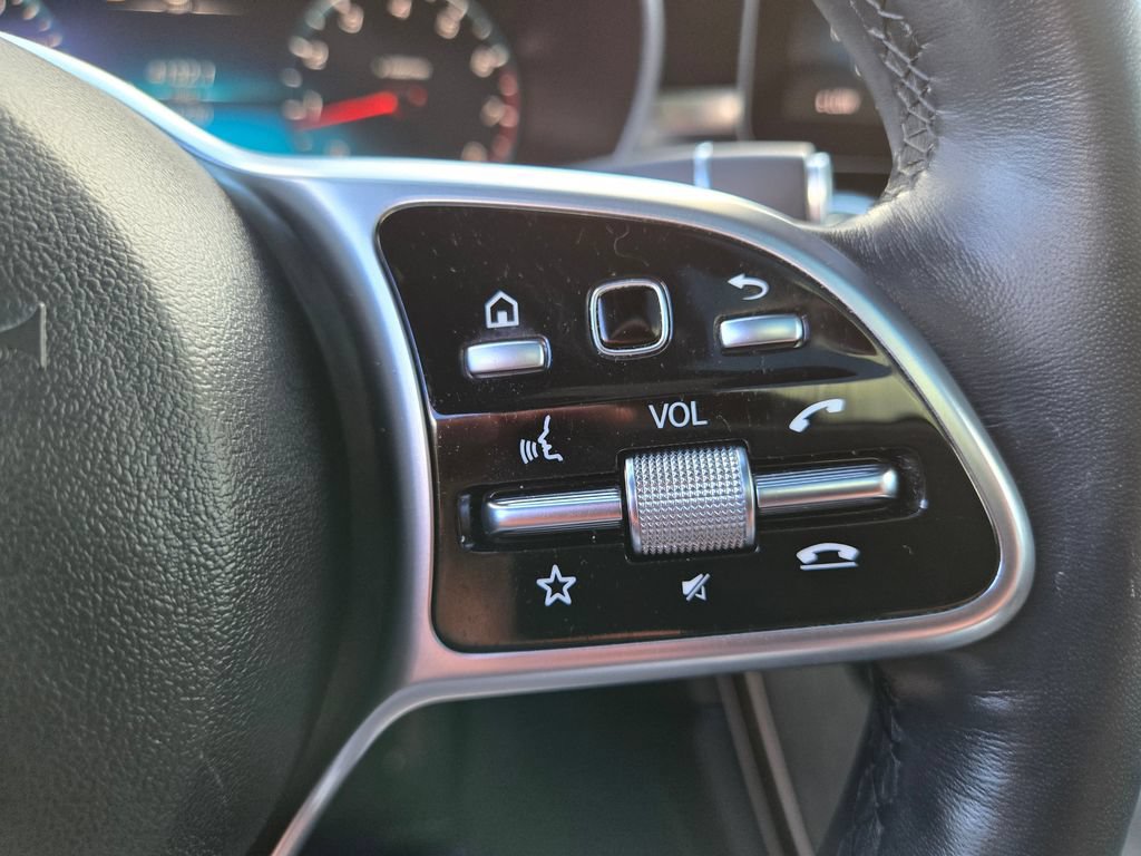 Used 2021 Mercedes-Benz GLC 300 4MATIC image 21