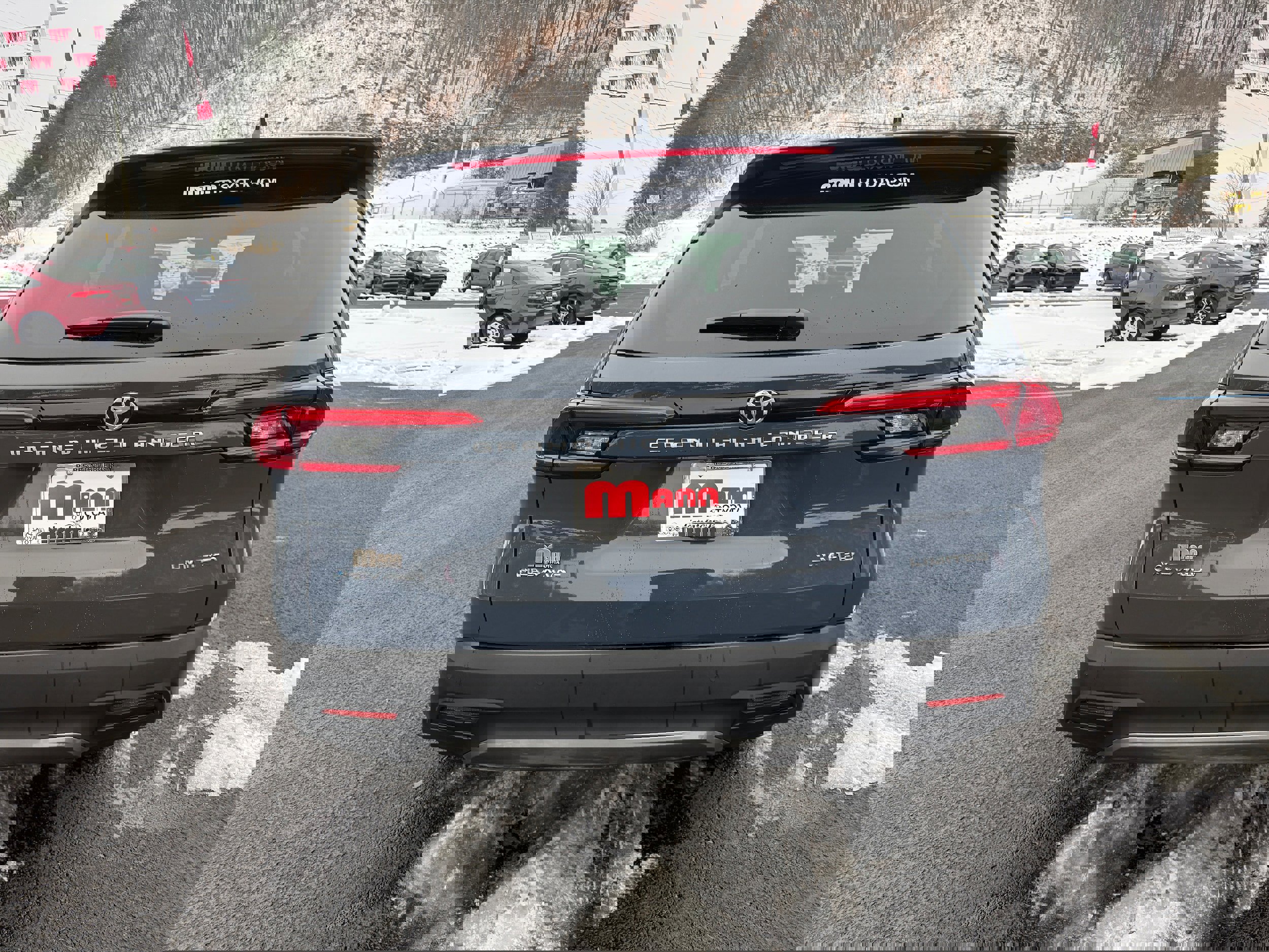 Used 2024 Toyota Grand Highlander image 8