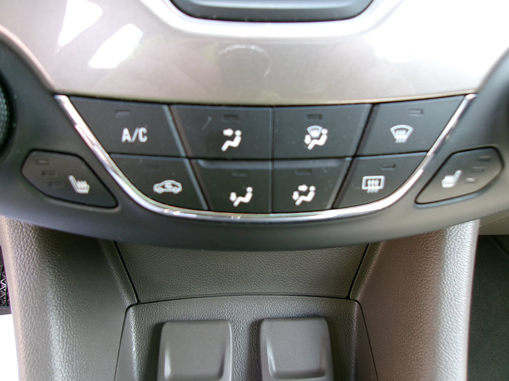 Used 2017 Chevrolet Cruze LT w/ Convenience Package FWD image 17