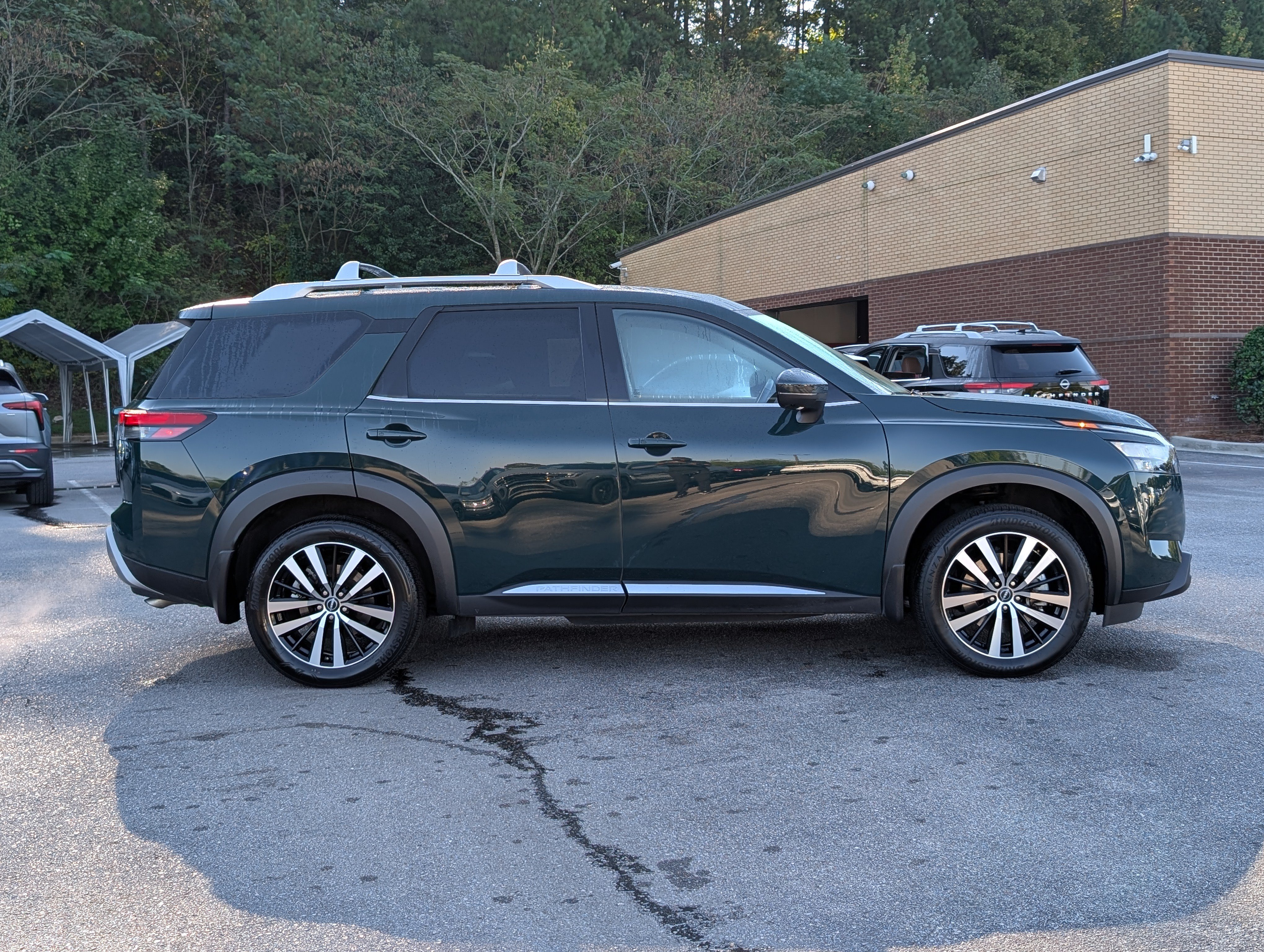 Used 2025 Nissan Pathfinder Platinum w/ Cargo Package FWD image 10