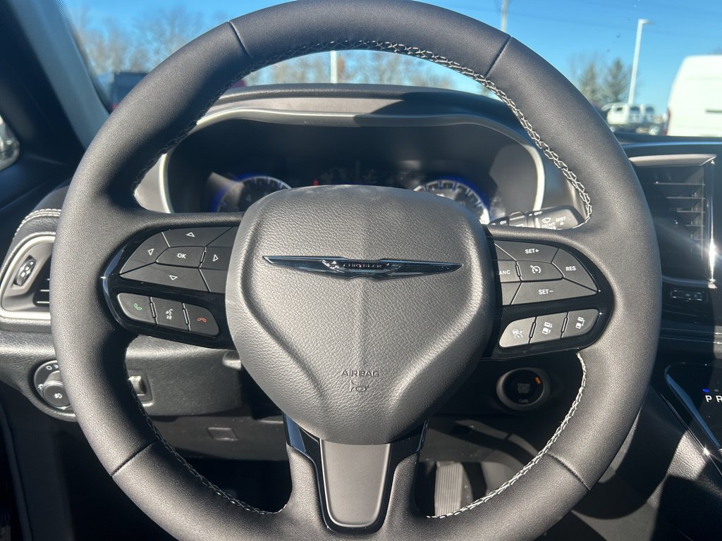 New 2026 Chrysler Pacifica Select w/ S Appearance Package AWD/4WD image 24