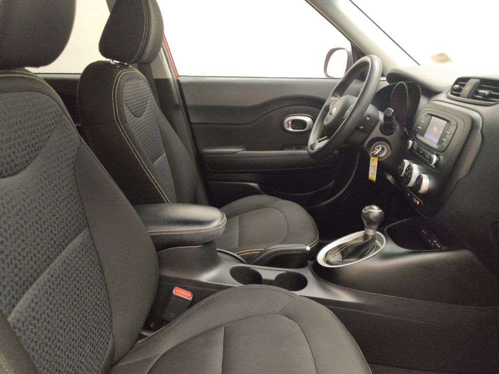 Used 2016 Kia Soul + image 21