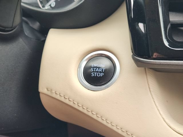 Used 2021 Toyota Highlander XLE FWD image 8