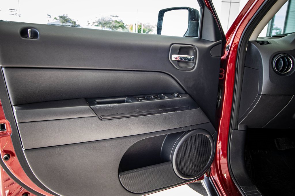 Used 2017 Jeep Patriot Latitude image 23