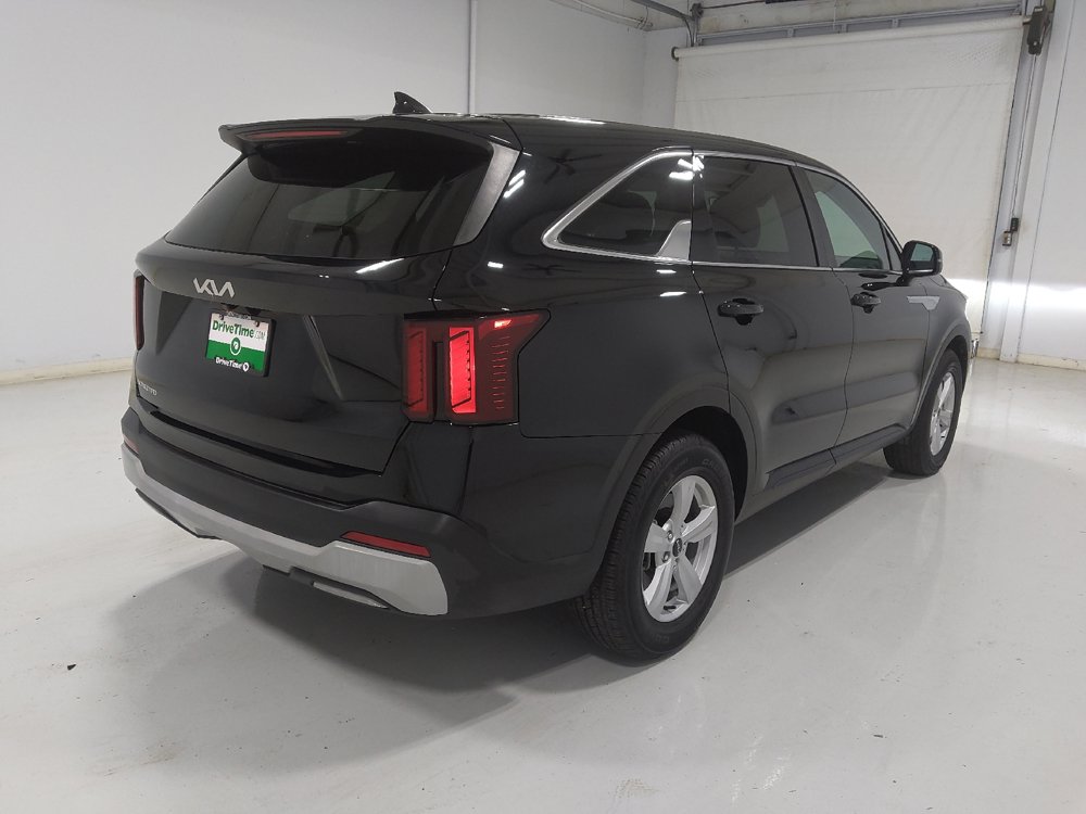 Used 2024 Kia Sorento LX FWD image 9