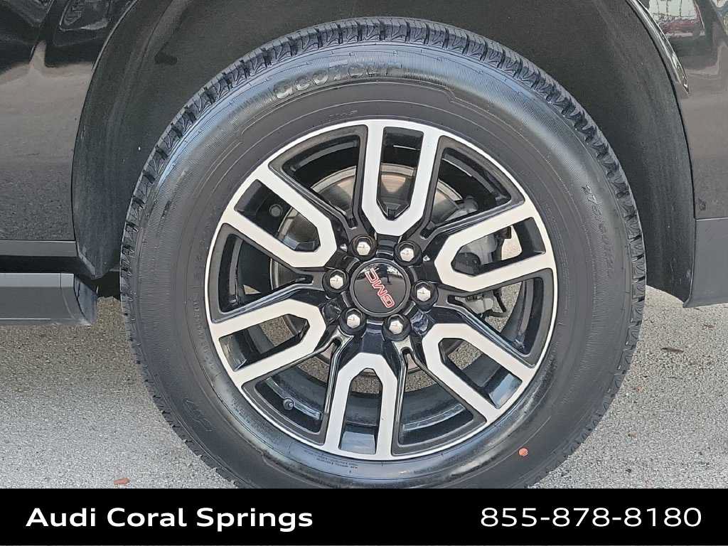 Used 2023 GMC Yukon XL AT4 w/ AT4 Premium Package AWD/4WD image 16