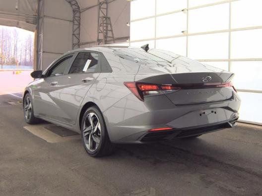 Used 2023 Hyundai Elantra SEL w/ Convenience Package FWD image 3