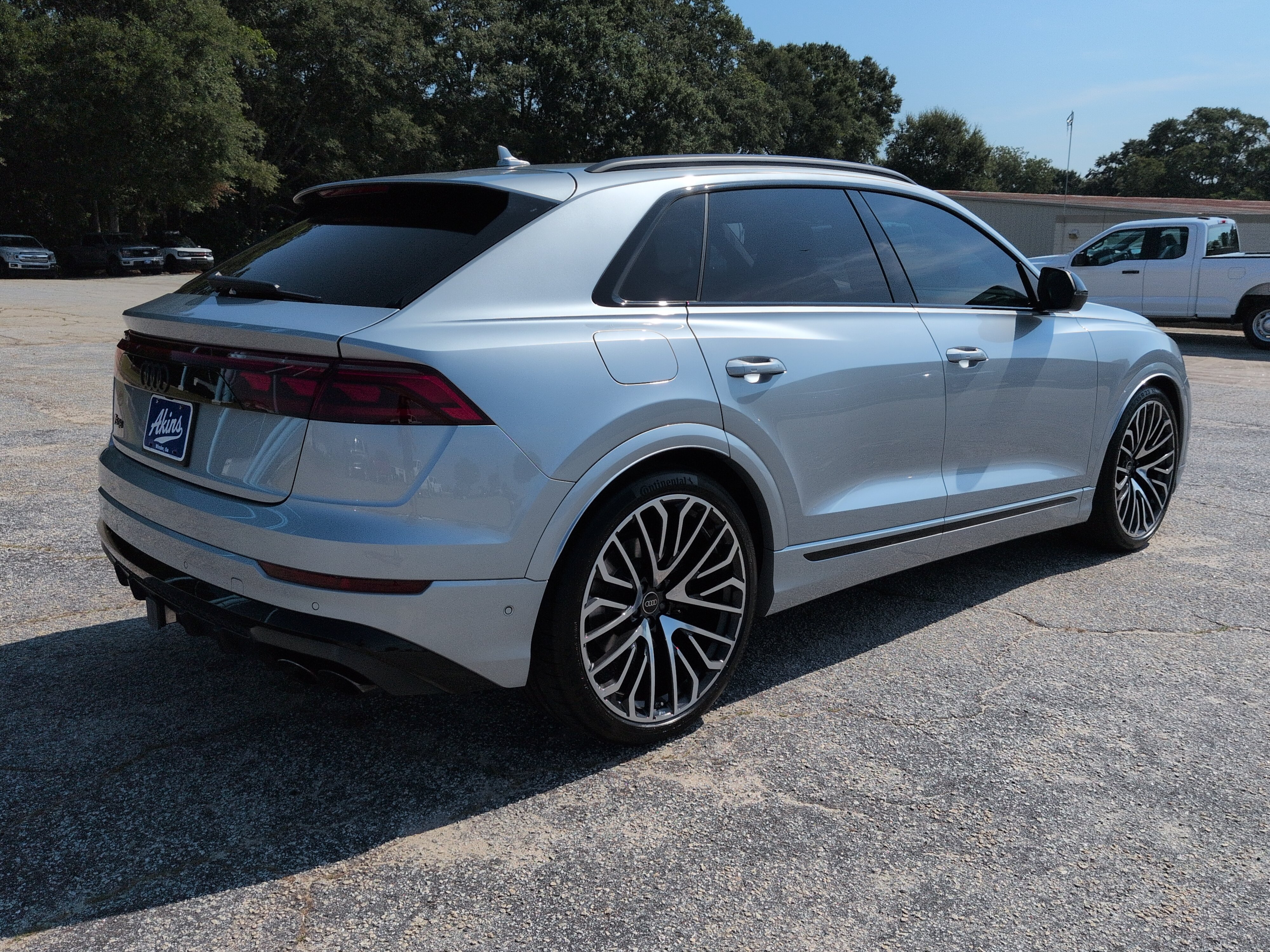 Used 2025 Audi SQ8 Prestige w/ Prestige Package AWD/4WD image 3