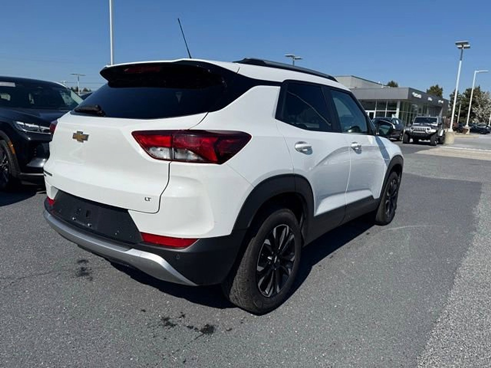 Used 2023 Chevrolet TrailBlazer LT w/ Convenience Package AWD/4WD image 13