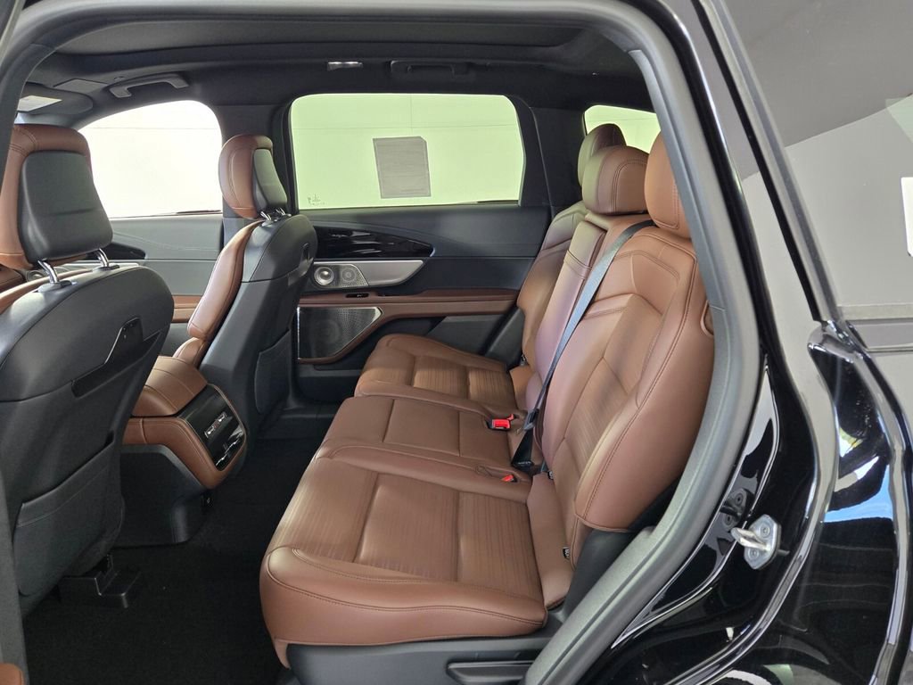 New 2026 Lincoln Nautilus Reserve image 8