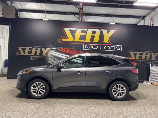 Used 2020 Ford Escape SE image 2