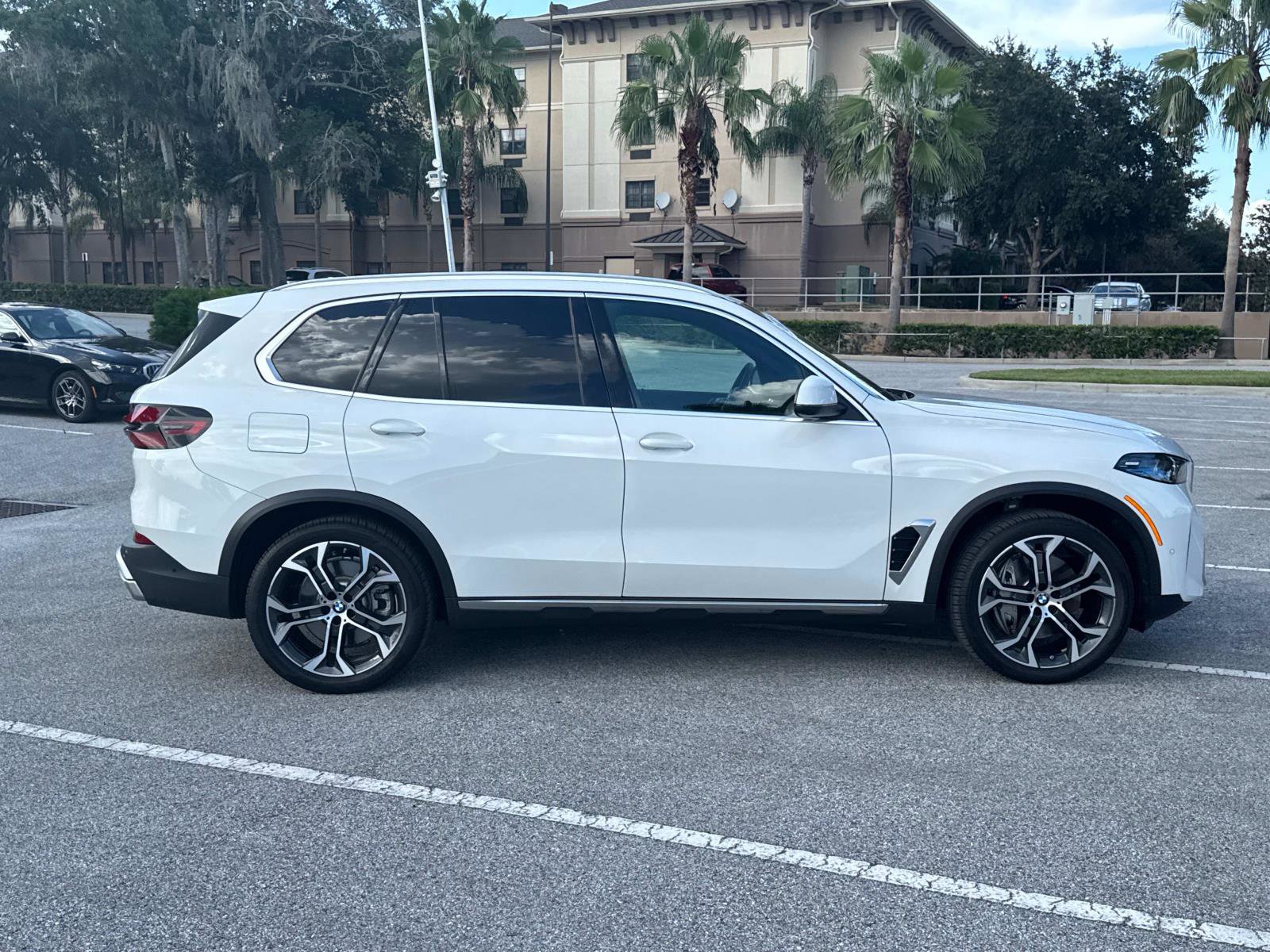 Certified 2025 BMW X5 xDrive50e w/ Parking Assistance Package image 3