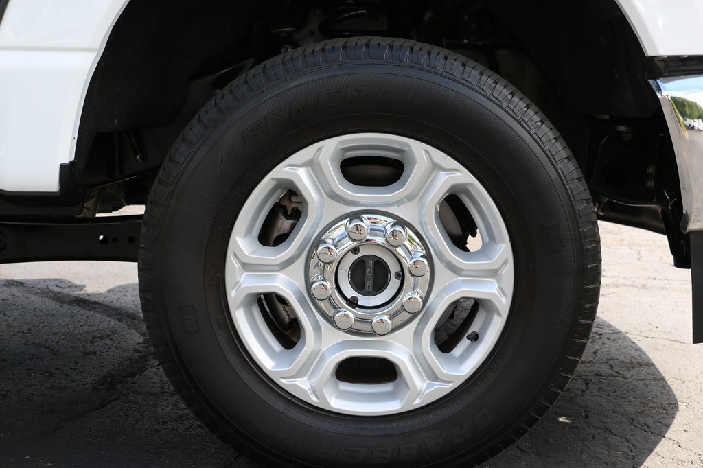 Used 2025 Ford F250 XLT w/ F-250 >10K GVWR Package AWD/4WD image 47