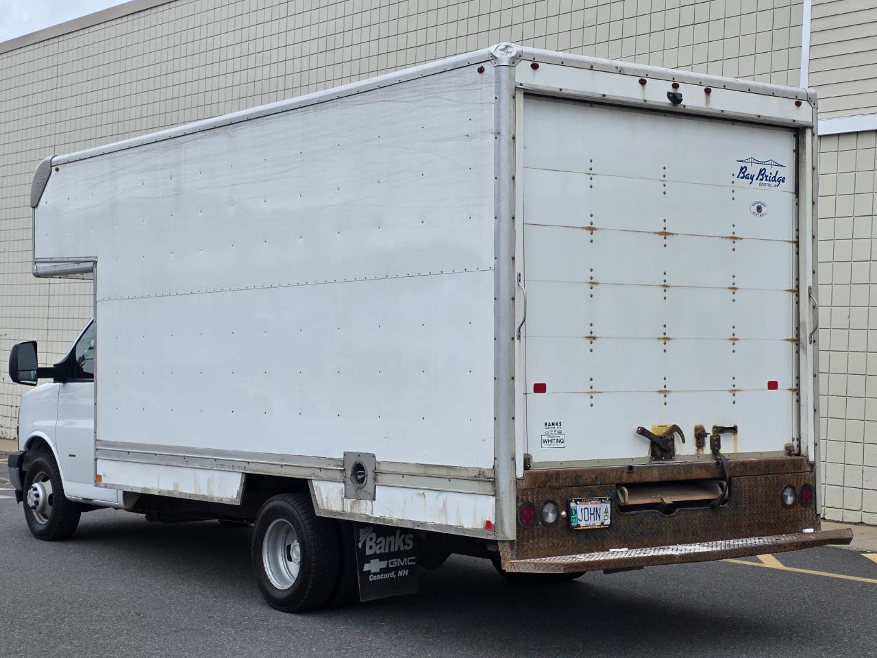 Used 2019 Chevrolet Express 3500 w/ Power Convenience Package RWD image 5