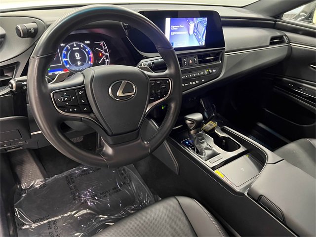 Used 2025 Lexus ES 350 w/ Premium Package image 16