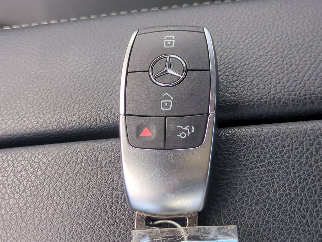 Used 2023 Mercedes-Benz CLA 250 w/ Premium Package image 32