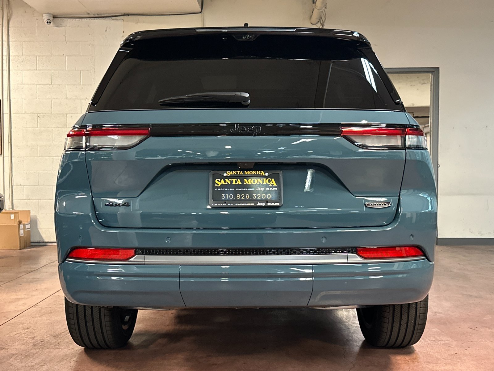 New 2027 Jeep Grand Cherokee Summit w/ Adv Protech Group IV AWD/4WD image 4