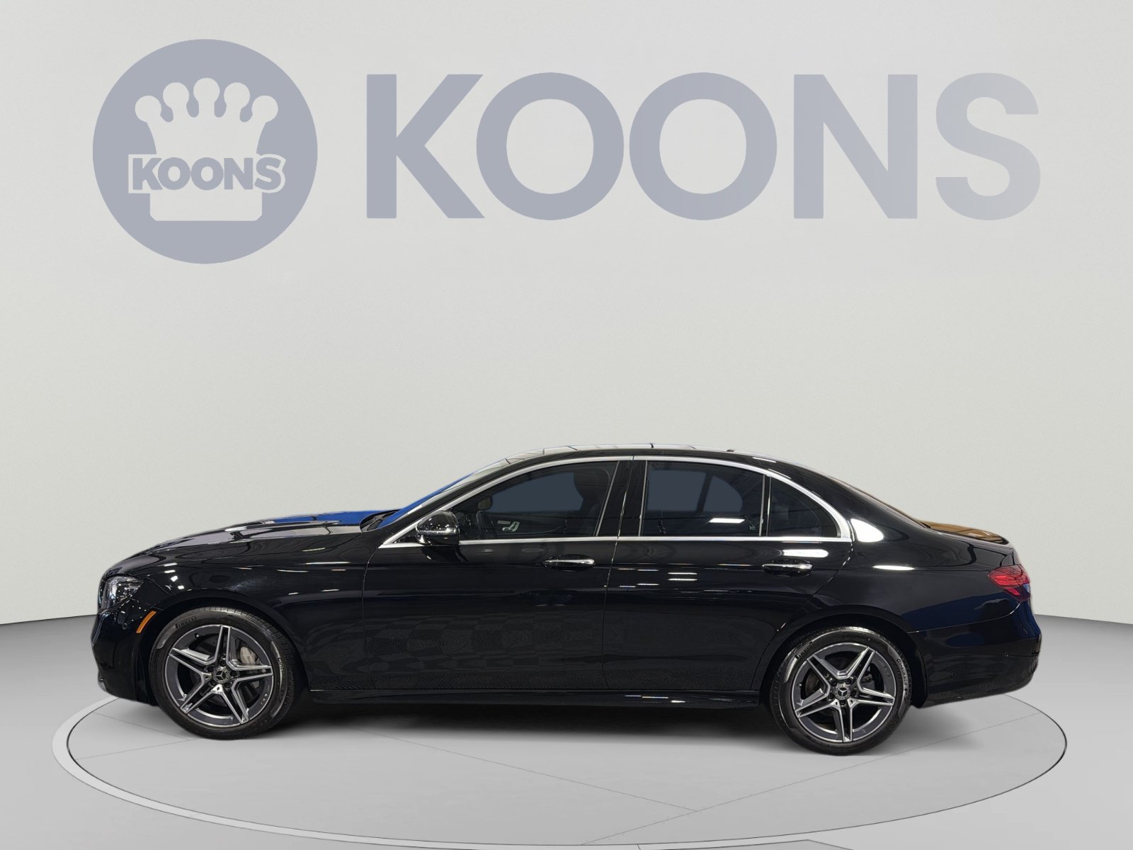 Used 2023 Mercedes-Benz E 350 4MATIC Sedan w/ Premium Package image 2