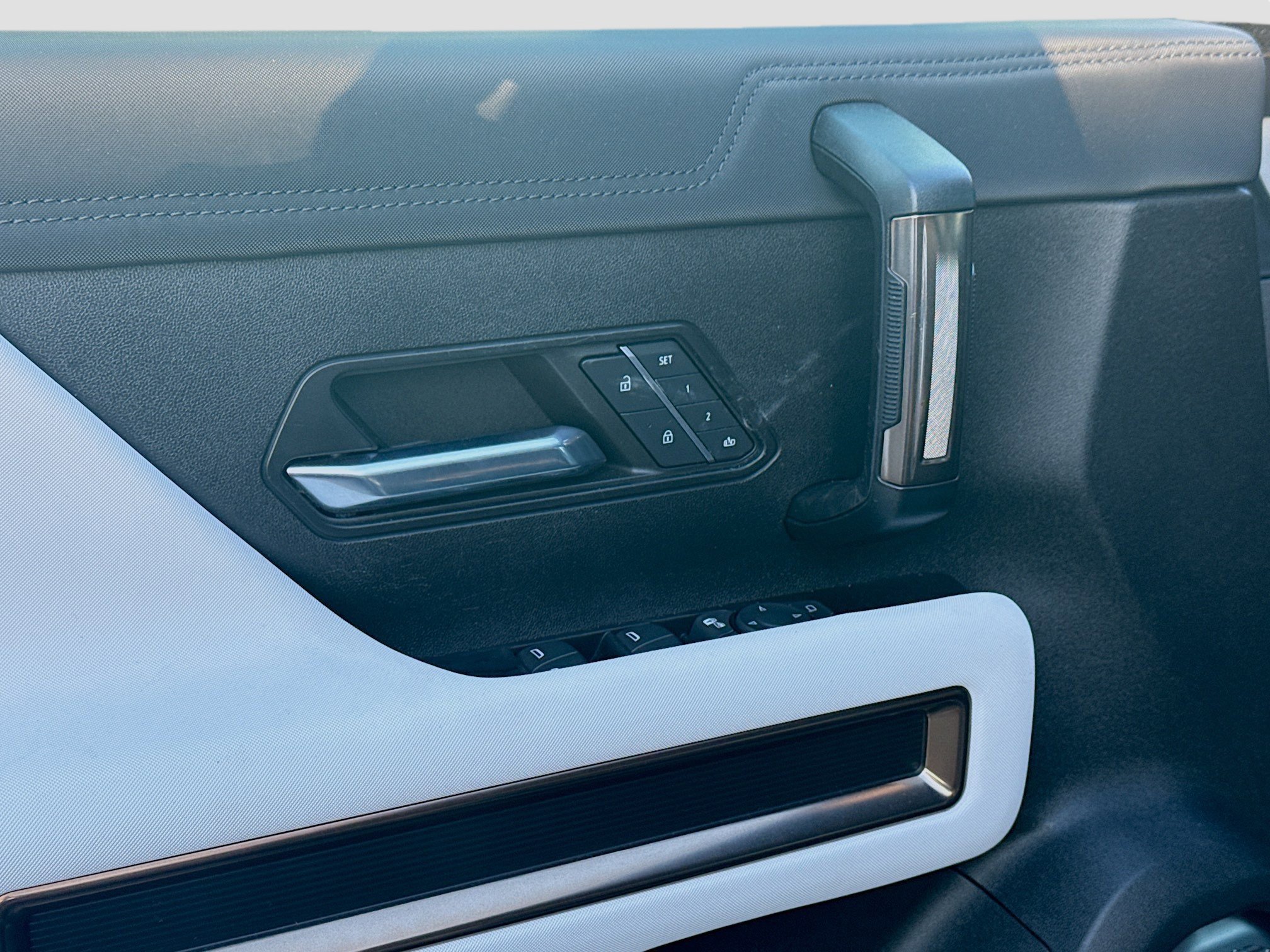 Used 2024 GMC Hummer EV 3X image 17