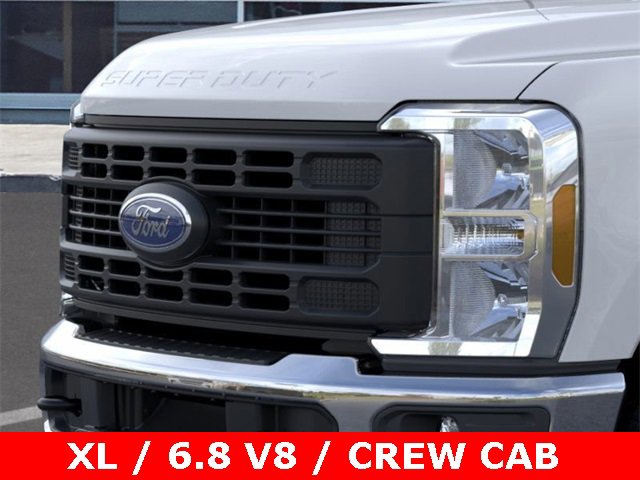 New 2026 Ford F250 XL w/ XL Chrome Package image 17