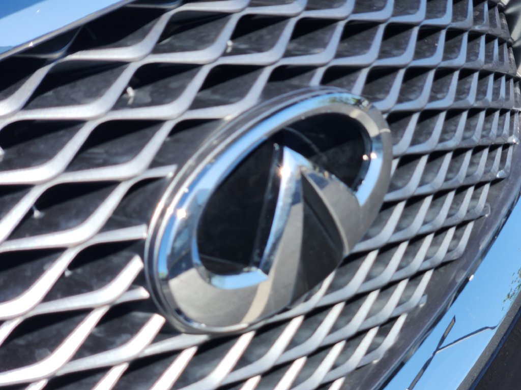 Used 2022 INFINITI QX80 Sensory w/ Cargo Package RWD image 11
