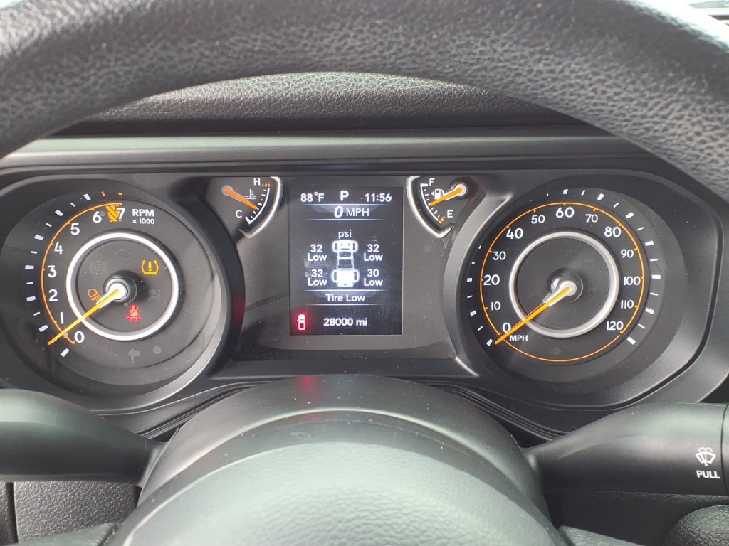 Used 2025 Jeep Gladiator Sport AWD/4WD image 36