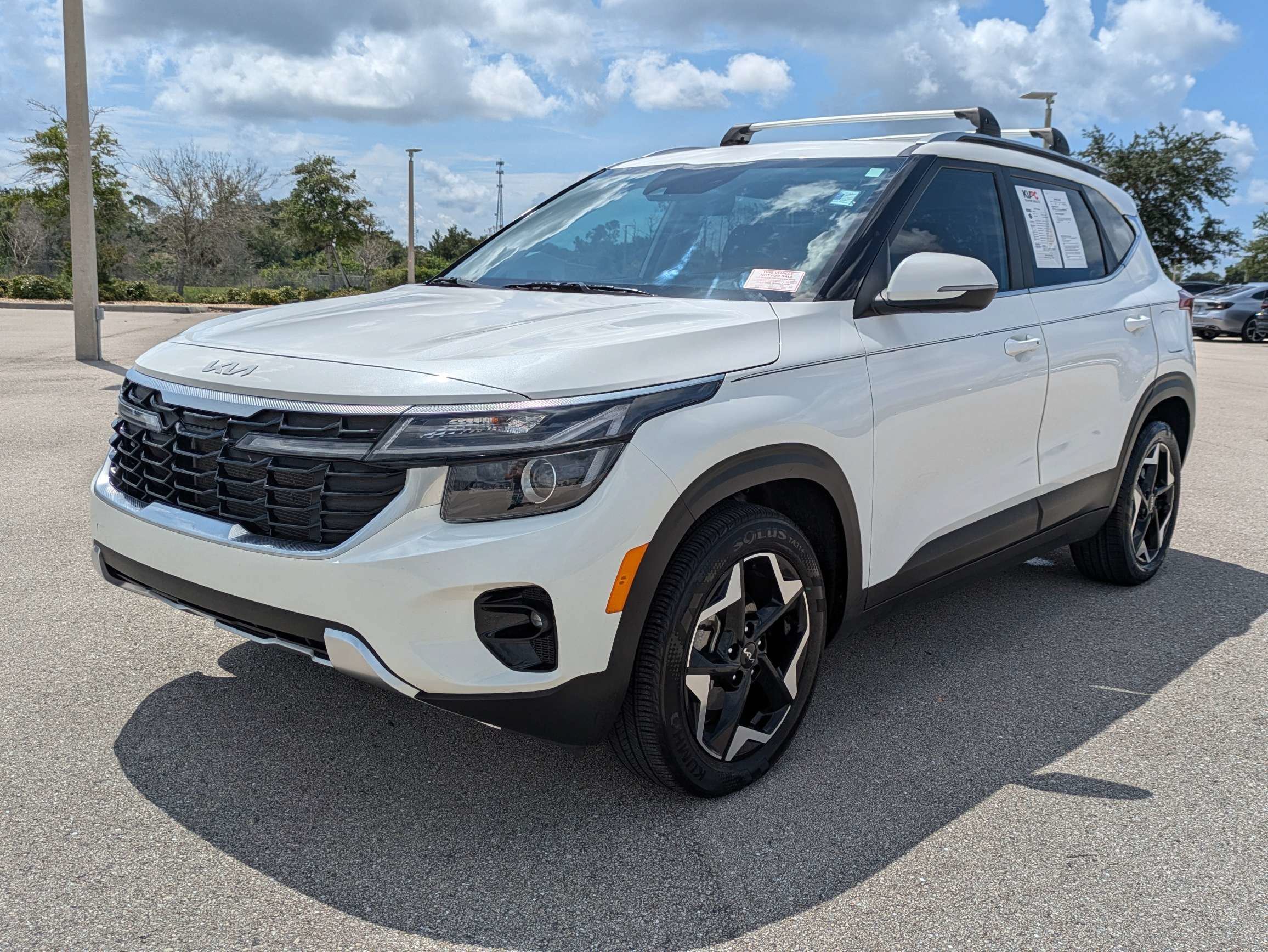 Certified 2024 Kia Seltos EX FWD image 9