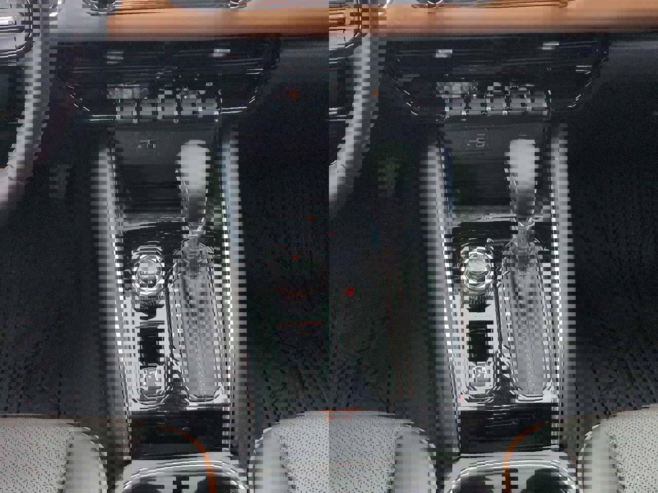 Certified 2025 GMC Canyon AT4 w/ AT4 Premium Package image 27