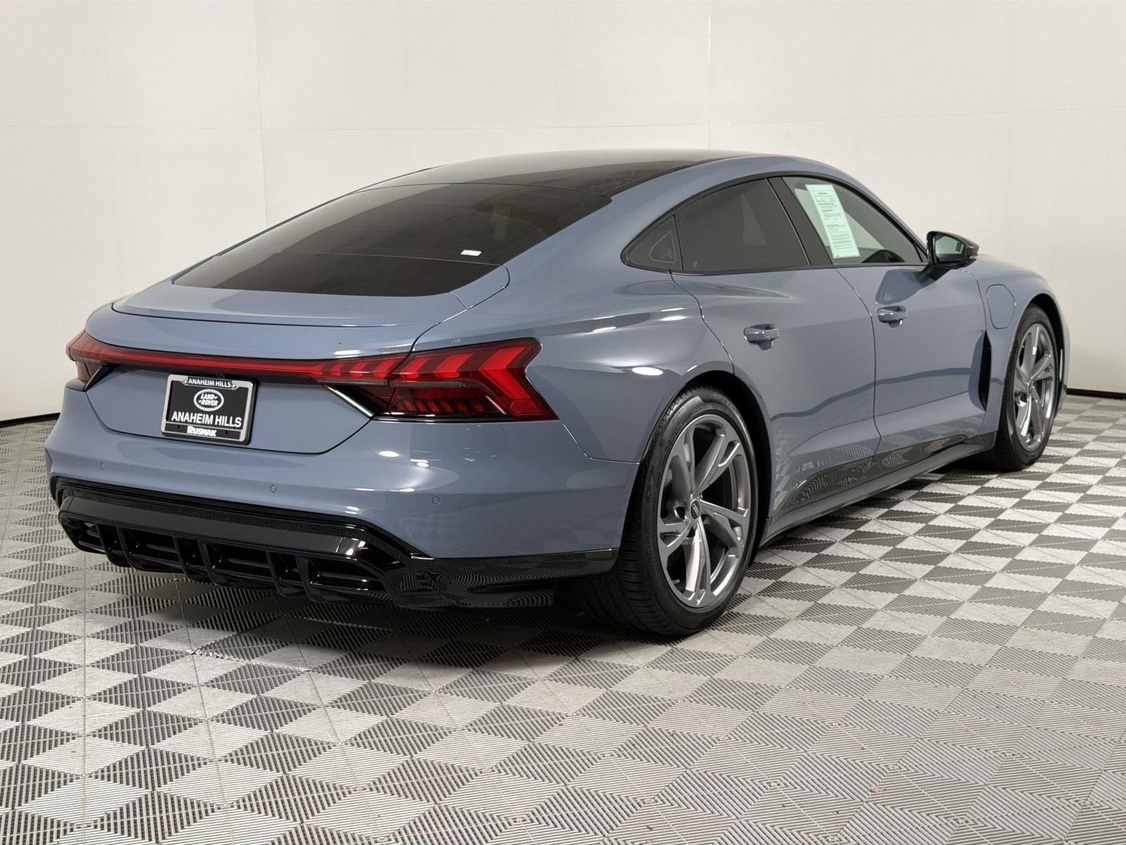 Used 2023 Audi e-tron GT Premium Plus image 5