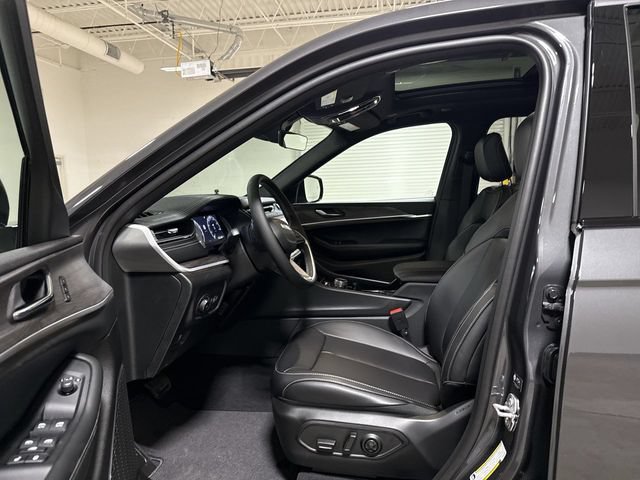 New 2026 Jeep Grand Cherokee Limited w/ Limited Altitude Package AWD/4WD image 21