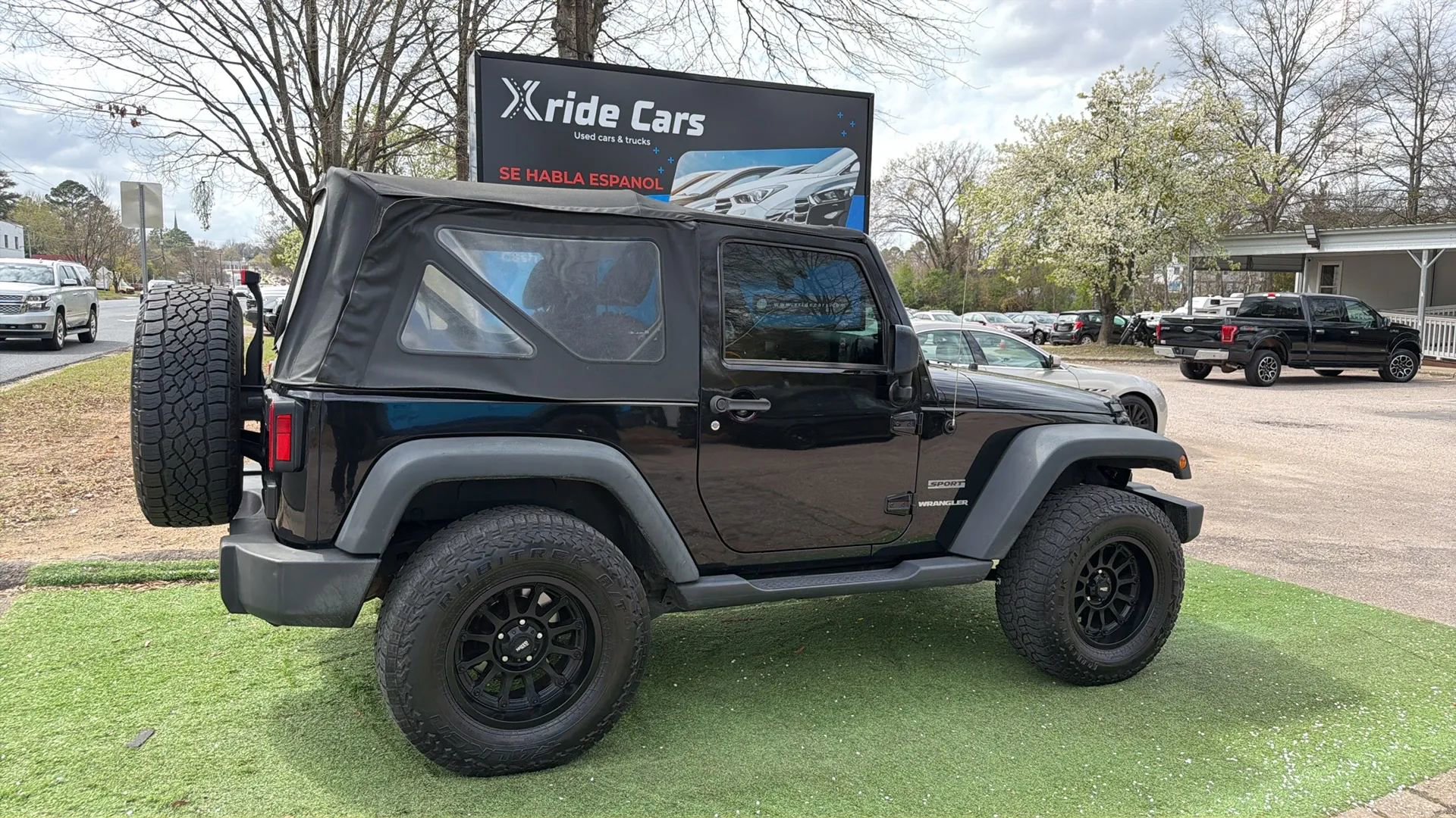 Used 2015 Jeep Wrangler Sport image 12