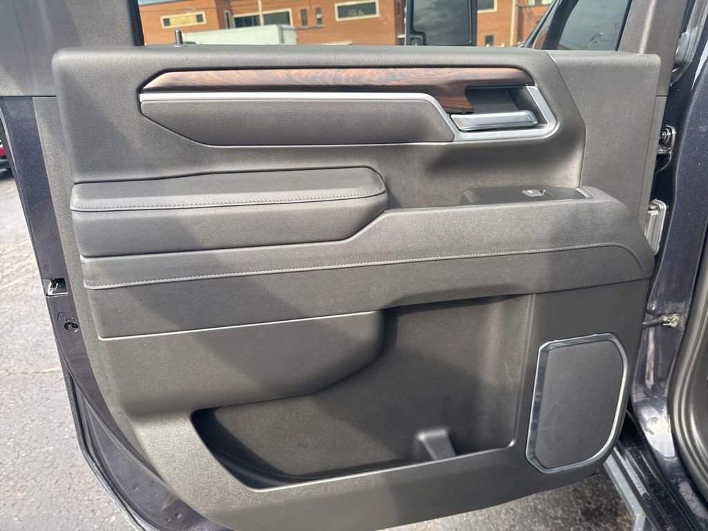 Used 2025 GMC Sierra 2500 SLT image 32