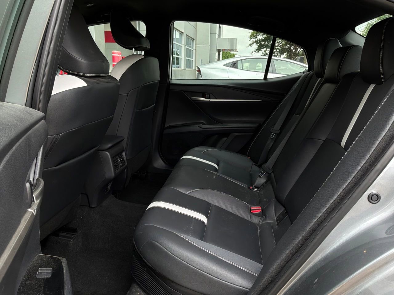 Used 2025 Toyota Camry SE FWD image 12