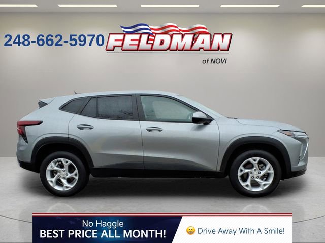 Used 2024 Chevrolet Trax LS w/ LS Convenience Package image 7