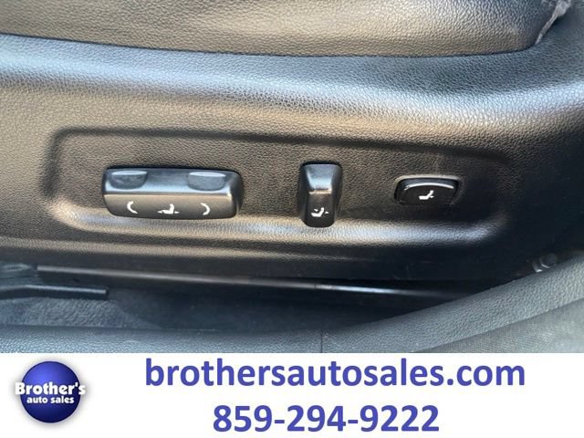 Used 2016 Kia Cadenza Premium FWD image 18