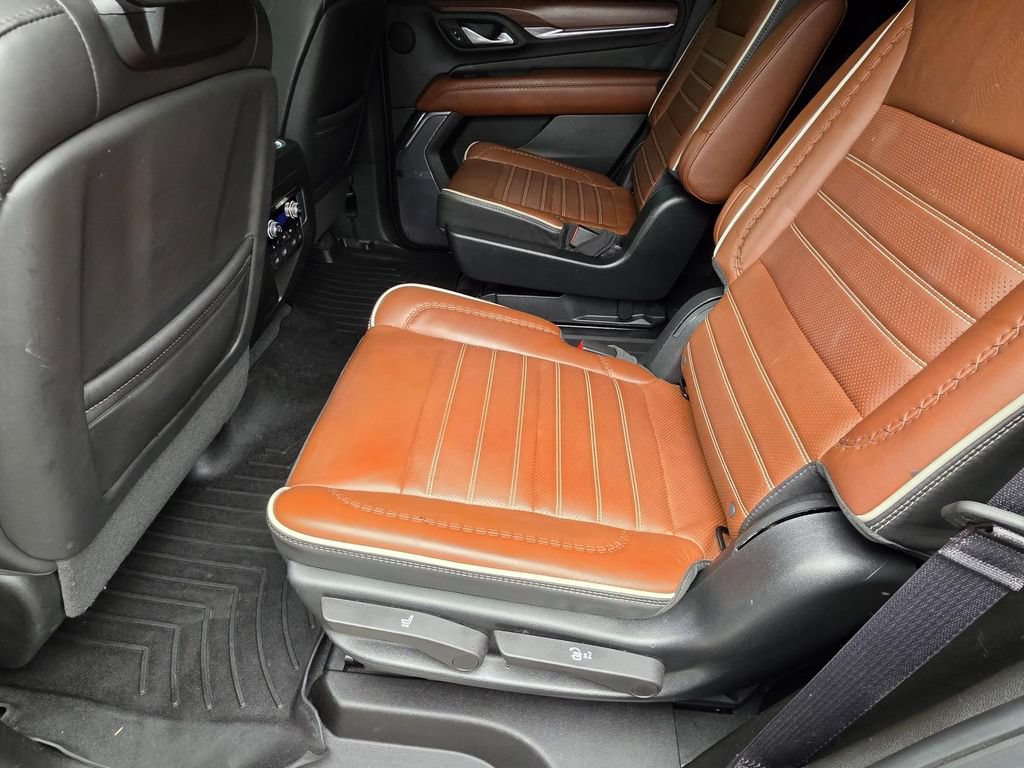 Used 2023 GMC Yukon Denali Ultimate AWD/4WD image 11