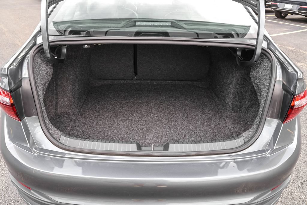 Certified 2023 Volkswagen Jetta SE FWD image 27