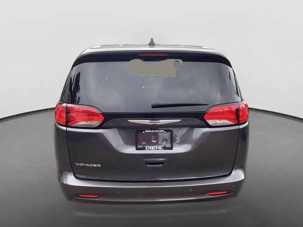 Used 2022 Chrysler Voyager LX FWD image 6