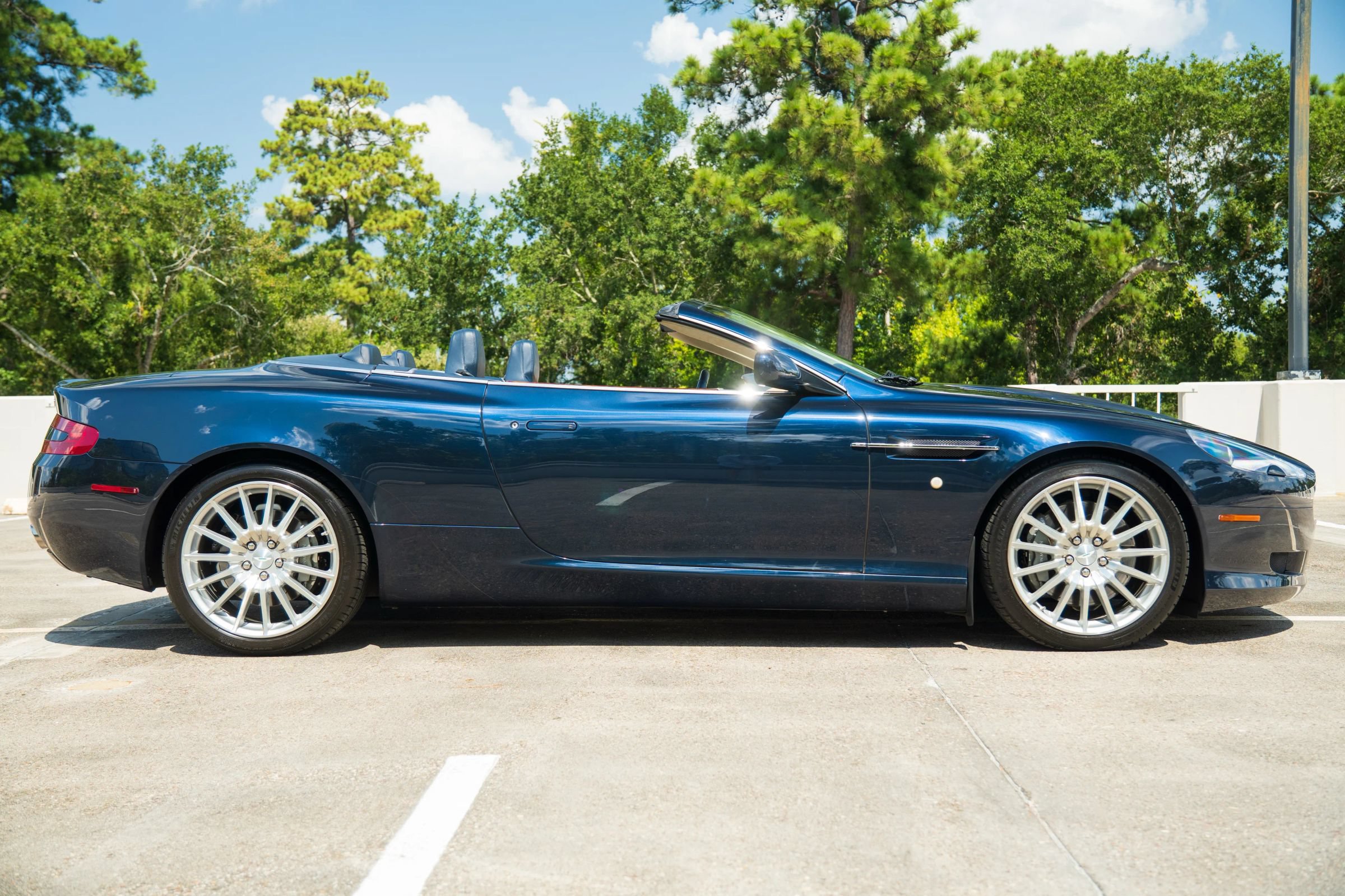 Used 2006 Aston Martin DB9 Volante RWD image 15