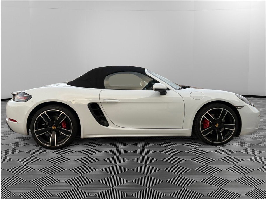 Used 2018 Porsche 718 Boxster S RWD image 6