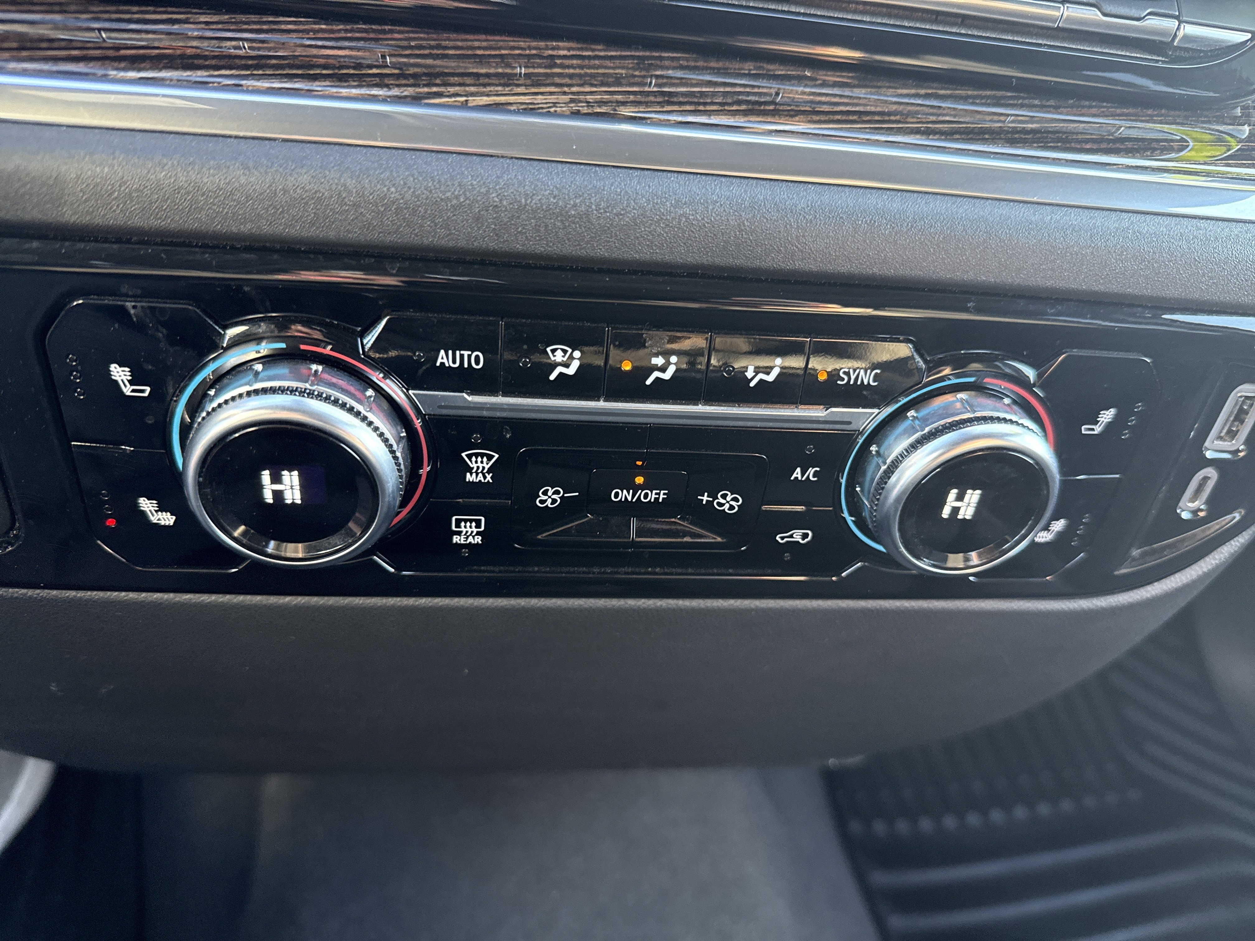 Used 2023 GMC Sierra 1500 Elevation image 30